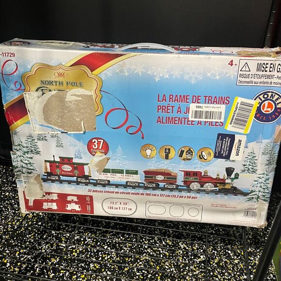 Lionel #7-11729 North Pole Central Lines Battery Powered Train Set- Open Box - Picture 2 of 7